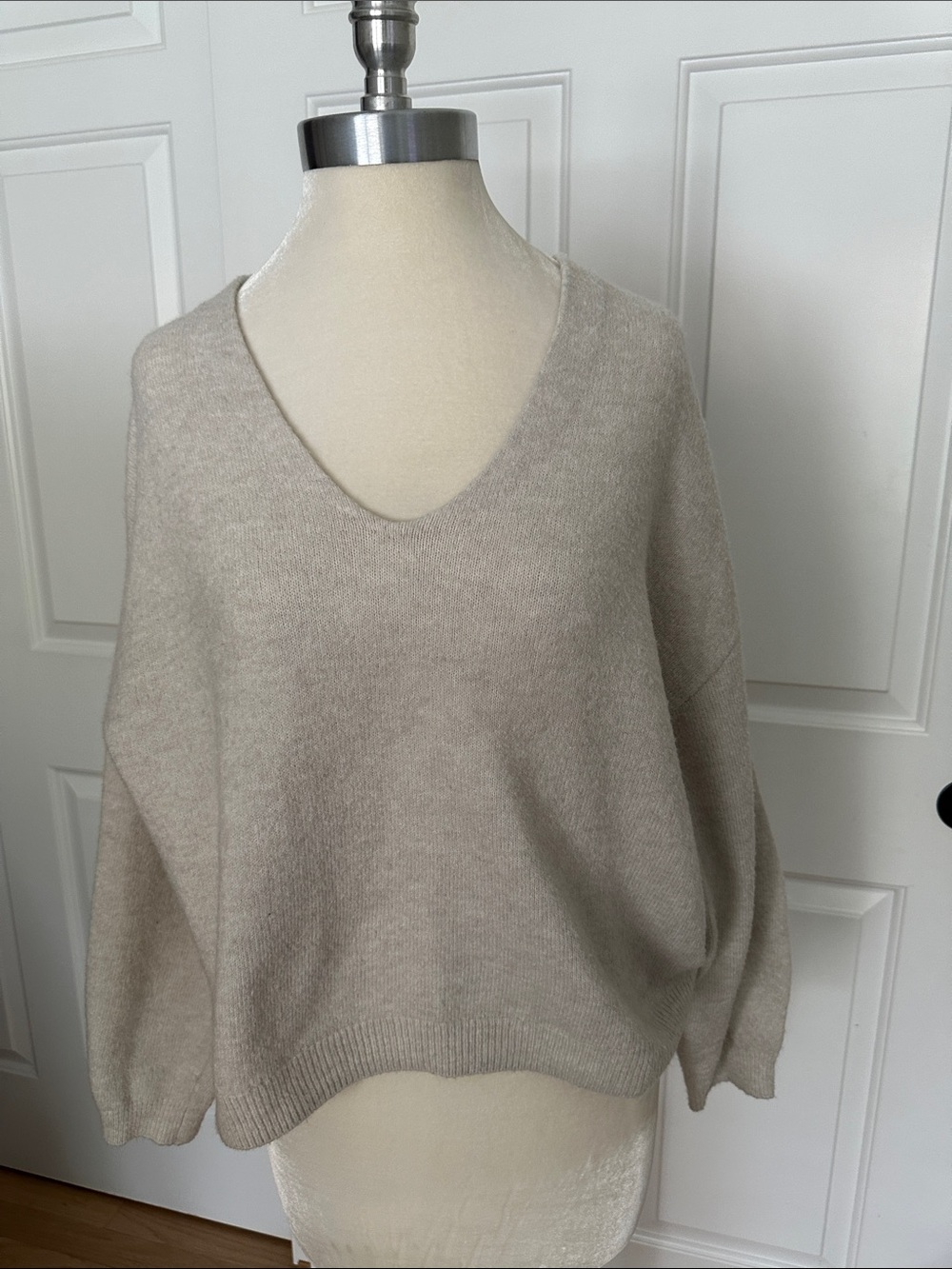 H&M Soft V-Neck Sweater - Cream, Size S